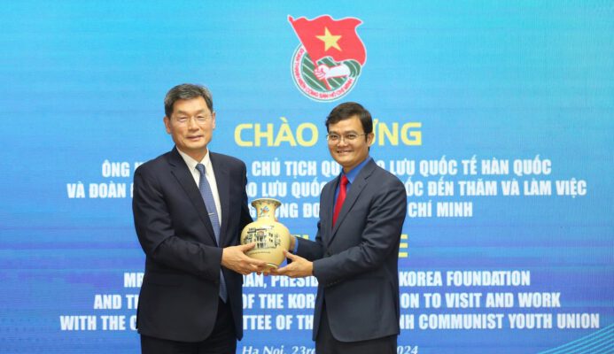 Bí thư thứ nhất Trung ương Đoàn tiếp Chủ tịch Quỹ Giao lưu Quốc tế Hàn Quốc (KF)